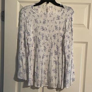 Adiva White and Blue Floral Blouse